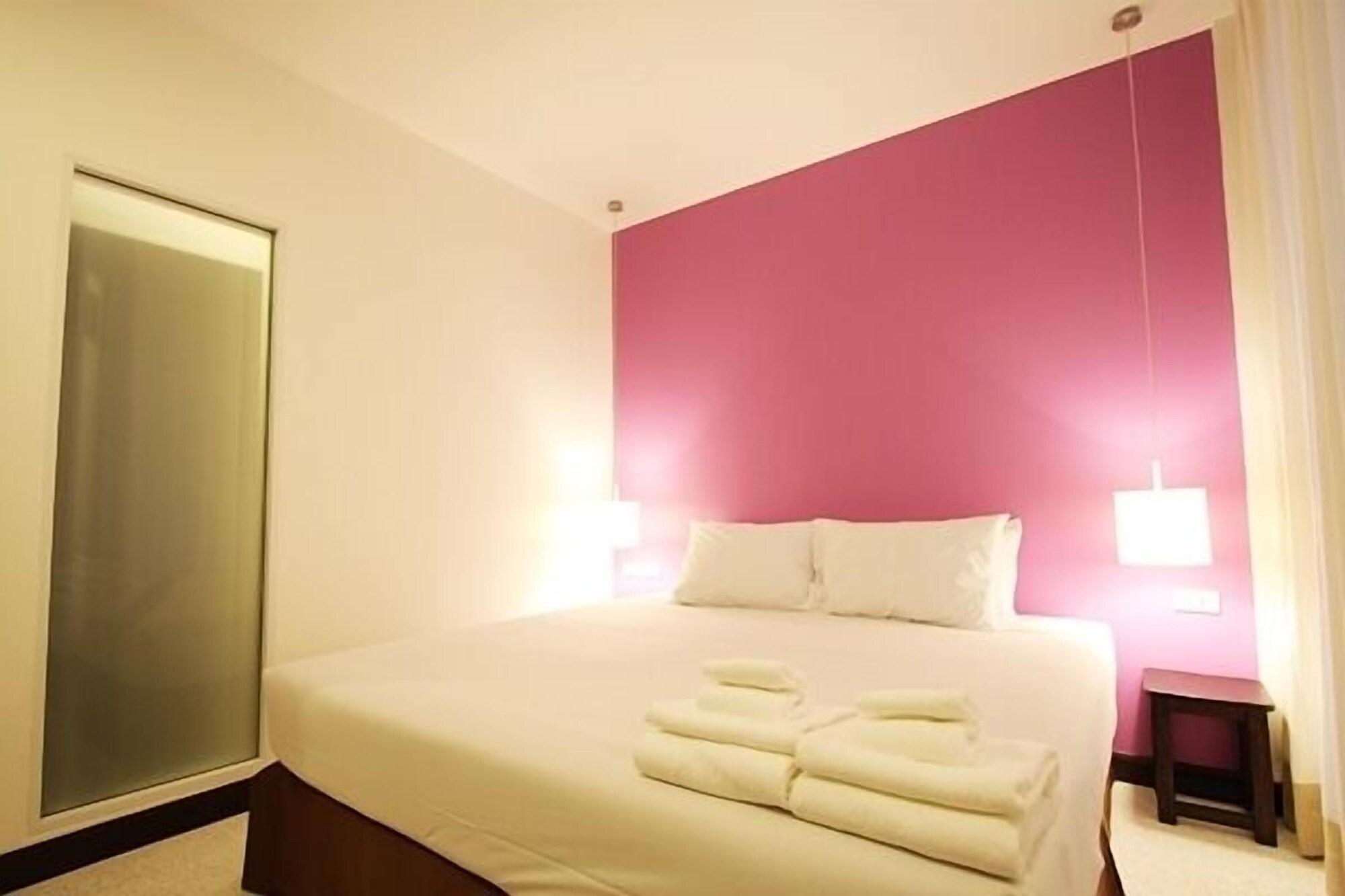 Chaba Place HHQ Extérieur photo